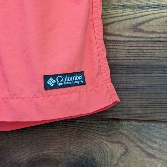 Columbia woman's hiking shorts w/ adjustable waist Size Small - Picture 5 of 6